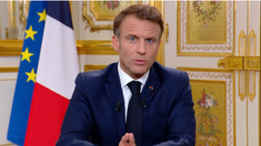 Emmanuel Macron, în primul minut al discursului adresat francezilor: „Rusia lui Putin manipulează alegerile în România și Republica Moldova”
