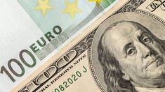 Euro și dolarul se ieftinesc la sfârșit de săptămână 