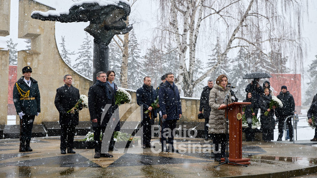 GALERIE FOTO | Maia Sandu, la 33 de ani de la războiul de pe Nistru: „Ne închinăm în fața jertfirii de sine, vitejiei și patriotismului” 