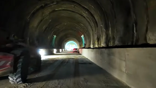 VIDEO | Eveniment istoric  în România. Primul tunel rutier la nivel de autostradă din zona munților Carpați a fost străpuns