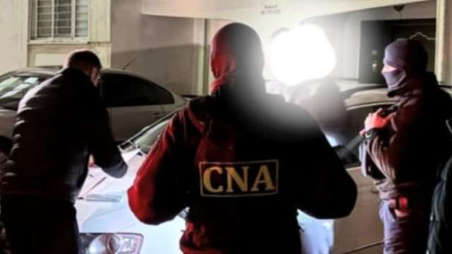 Polițist din Chișinău, reținut de CNA cu o mită de 1000 de euro, în urma unui denunț  Polițist din Chișinău, reținut de CNA cu o mită de 1000 de euro, în urma unui denunț