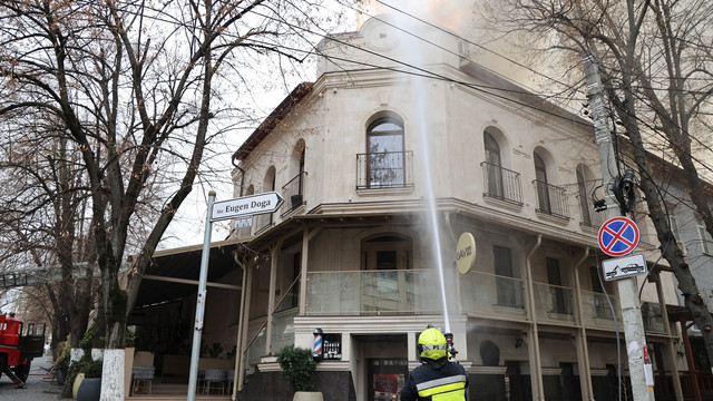 Incendiul din centrul Chișinăului a fost localizat după patru ore de intervenție