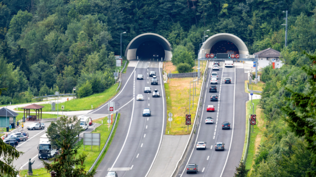 Cel mai lung tronson montan al Autostrăzii „Unirii” A8: Va avea 19 tuneluri și 63 de viaducte. Când va fi gata și pe unde trece (VIDEO)