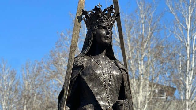 Zilele Reginei Maria la Chișinău | Asociația „Monumentum” invită pe toată lumea care simte românește la inaugurarea statuii 