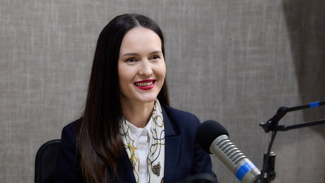 OAMENI ȘI IDEI | Vera Nastasiu, profesoară de dicție: „Un aspect esențial pe care mulți îl neglijează este influența odihnei și a somnului asupra calității vorbirii” (VIDEO)  OAMENI ȘI IDEI | Vera Nastasiu, profesoară de dicție: „Un aspect esențial pe care mulți îl neglijează este influența odihnei și a somnului asupra calității vorbirii” (VIDEO)