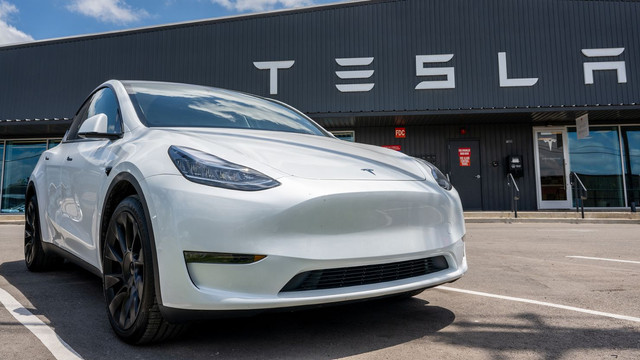 SONDAJ | Aproape 70% dintre americani nu ar mai cumpăra o mașină Tesla, iar mulți îl consideră pe Elon Musk responsabil 