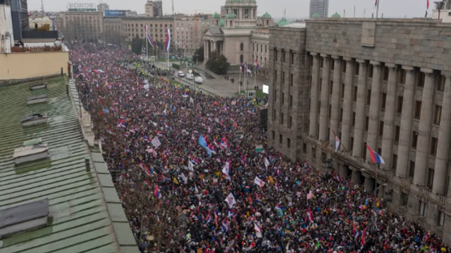 Experți ai FSB rus au ajuns la Belgrad pentru a investiga presupusa folosire a unei arme sonice la un protest antiguvernamental (VIDEO) Experți ai FSB rus au ajuns la Belgrad pentru a investiga presupusa folosire a unei arme sonice la un protest antiguvernamental (VIDEO)