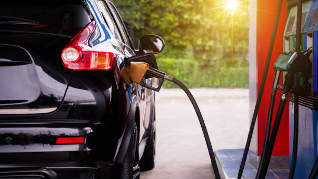 Ieftiniri semnificative ale benzinei și motorinei, anunțate pentru ziua de 9 aprilie Ieftiniri semnificative ale benzinei și motorinei, anunțate pentru ziua de 9 aprilie