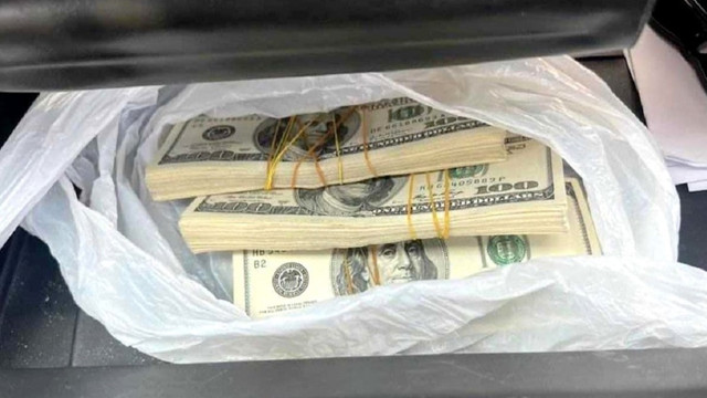 CNA: Cei 30 de mii de dolari, recunoscuți în calitate de corp delict în dosarul Irinei Lozovan, au fost trecuți în folosul statului (VIDEO) CNA: Cei 30 de mii de dolari, recunoscuți în calitate de corp delict în dosarul Irinei Lozovan, au fost trecuți în folosul statului (VIDEO)