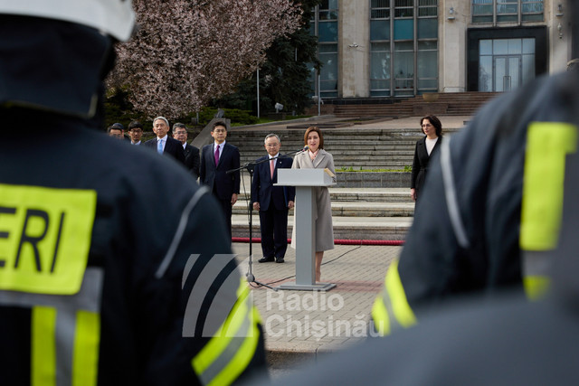 FOTO | Japonia a donat Republicii Moldova 19 autospeciale de intervenție. Ambasadorul japonez Yamada Yoichiro: „Această donație are menirea inclusiv să sprijine integrarea în UE” FOTO | Japonia a donat Republicii Moldova 19 autospeciale de intervenție. Ambasadorul japonez Yamada Yoichiro: „Această donație are menirea inclusiv să sprijine integrarea în UE”