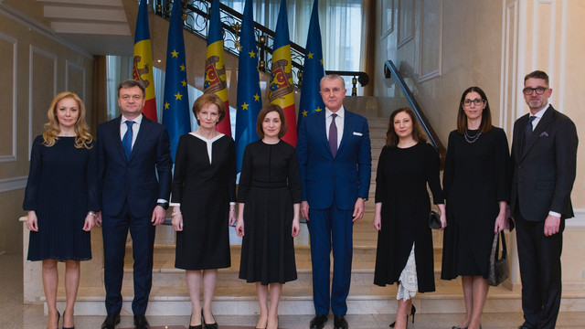 Maia Sandu a primit vizita Majestății Sale Margareta, Custodele Coroanei Române, și a Principelui Radu la Președinție (FOTO)