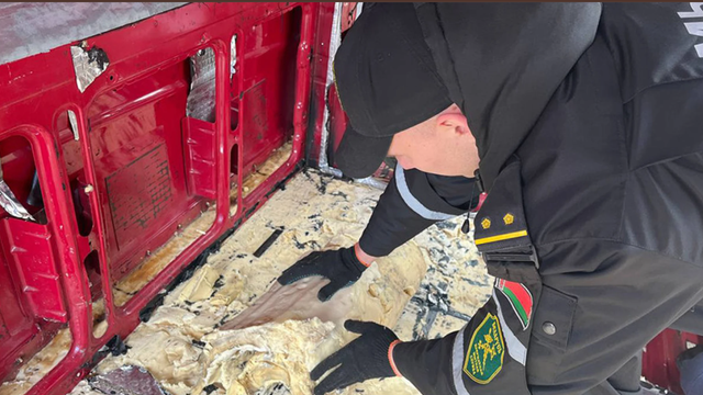 Circa 580 de kilograme de explozibili, descoperite de autoritățile din Belarus într-un microbuz înmatriculat în R. Moldova Circa 580 de kilograme de explozibili, descoperite de autoritățile din Belarus într-un microbuz înmatriculat în R. Moldova