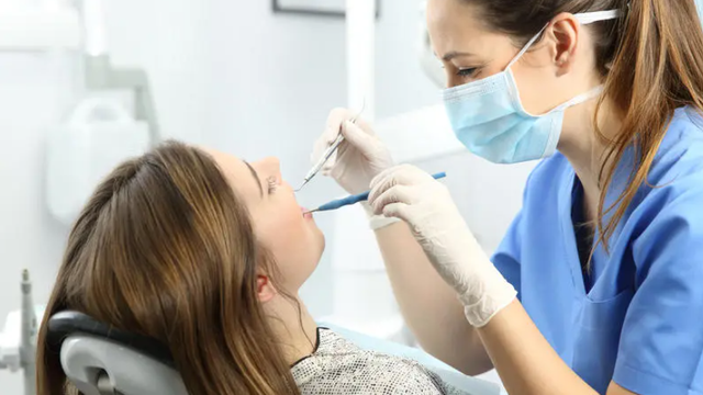 Servicii stomatologice acoperite de polița medicală. Când mergi la stomatolog fără să plătești Servicii stomatologice acoperite de polița medicală. Când mergi la stomatolog fără să plătești