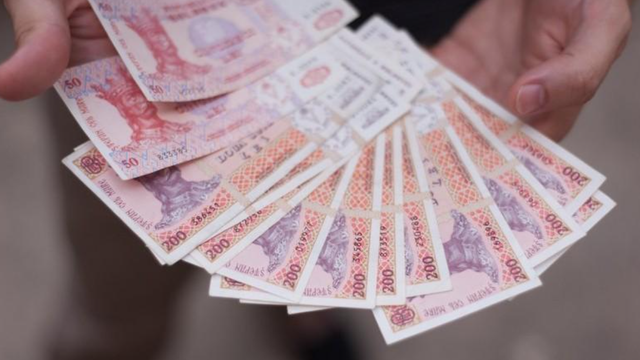 Peste 1 100 de asistenți sociali comunitari vor beneficia de o plată unică în sumă de 8 000 de lei Peste 1 100 de asistenți sociali comunitari vor beneficia de o plată unică în sumă de 8 000 de lei