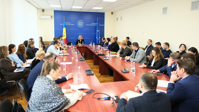 Reprezentanți ai companiilor care exportă pe piața SUA au discutat cu Doina Nistor despre impactul noilor tarife impuse de Donald Trump  Reprezentanți ai companiilor care exportă pe piața SUA au discutat cu Doina Nistor despre impactul noilor tarife impuse de Donald Trump