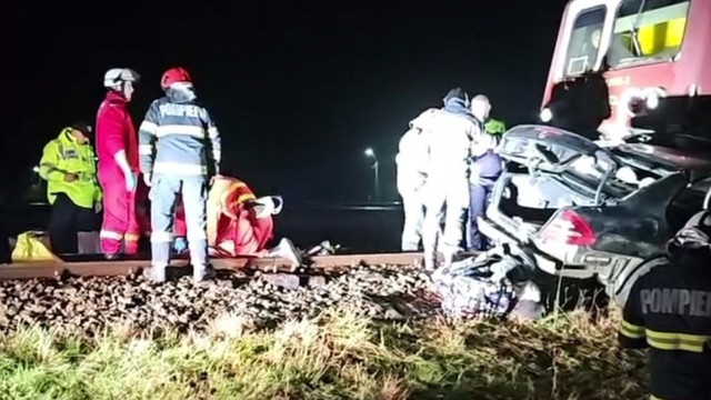 Grav accident feroviar în județul Iași: O mașină înmatriculată în Republica Moldova a fost spulberată de tren Grav accident feroviar în județul Iași: O mașină înmatriculată în Republica Moldova a fost spulberată de tren