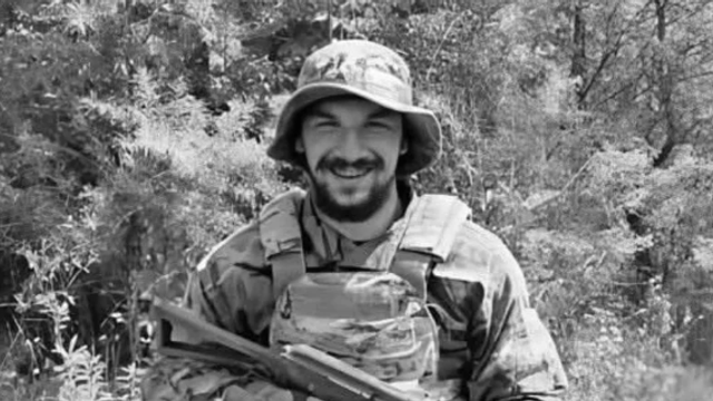 Pugilistul ucrainean Volodimir Mandziuk a murit pe front. „Se întoarce acasă la Ternopil pe un scut”
 Pugilistul ucrainean Volodimir Mandziuk a murit pe front. „Se întoarce acasă la Ternopil pe un scut”