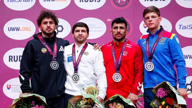 Luptătorii de stil greco-roman, pe podium: au cucerit medalia de bronz la Campionatul European de la Bratislava Luptătorii de stil greco-roman, pe podium: au cucerit medalia de bronz la Campionatul European de la Bratislava