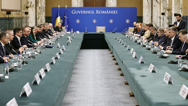 Premierul român Marcel Ciolacu s-a întâlnit, la Palatul Victoria, cu reprezentanți ai raioanelor din R. Moldova: „România va rămâne în continuare cel mai puternic susținător al Republicii Moldova” (FOTO) Premierul român Marcel Ciolacu s-a întâlnit, la Palatul Victoria, cu reprezentanți ai raioanelor din R. Moldova: „România va rămâne în continuare cel mai puternic susținător al Republicii Moldova” (FOTO)