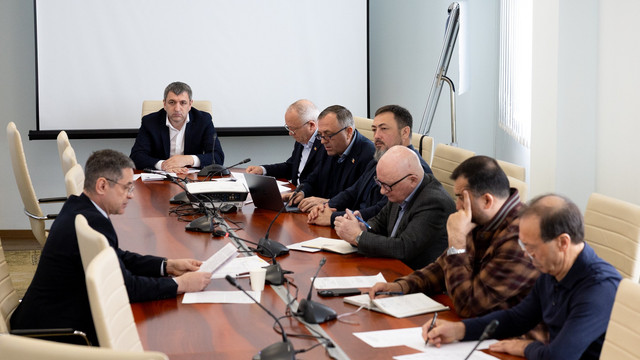 Comisia parlamentară de profil nu a susținut moțiunea înaintată de BCS împotriva Ministerului Apărării Comisia parlamentară de profil nu a susținut moțiunea înaintată de BCS împotriva Ministerului Apărării