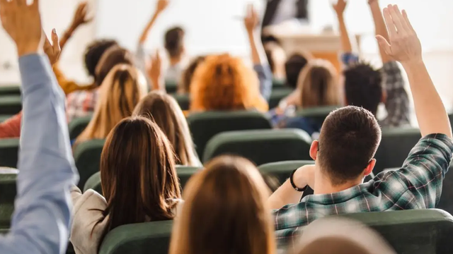 Aprobat de Guvern: Bursele pentru elevi și studenți vor fi indexate cu 4,6%
 Aprobat de Guvern: Bursele pentru elevi și studenți vor fi indexate cu 4,6%