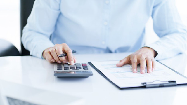 CNAM a transferat peste 19 milioane de lei pentru salariile medicilor rezidenți CNAM a transferat peste 19 milioane de lei pentru salariile medicilor rezidenți