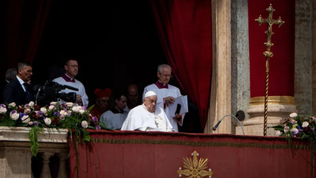 VIDEO | Ultima apariție publică a Papei Francisc. A salutat mulțimea adunată de Paște la Vatican și s-a plimbat printre pelerini
 VIDEO | Ultima apariție publică a Papei Francisc. A salutat mulțimea adunată de Paște la Vatican și s-a plimbat printre pelerini