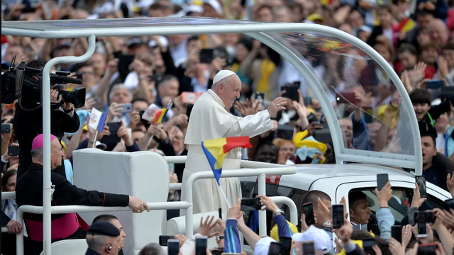 Ilie Bolojan va participa la funeraliile Papei Francisc, al doilea Suveran Pontif din istorie care a vizitat România
