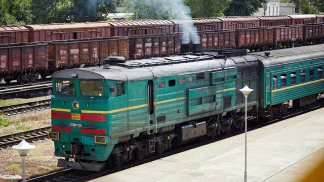 Calea Ferată din Moldova vinde locomotive vechi pentru a plăti salariile restante Calea Ferată din Moldova vinde locomotive vechi pentru a plăti salariile restante