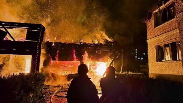 Atac masiv al Rusiei asupra Kievului: Cel puțin 9 persoane au decedat, iar alte 63 au fost rănite, dintre care 6 copii Atac masiv al Rusiei asupra Kievului: Cel puțin 9 persoane au decedat, iar alte 63 au fost rănite, dintre care 6 copii