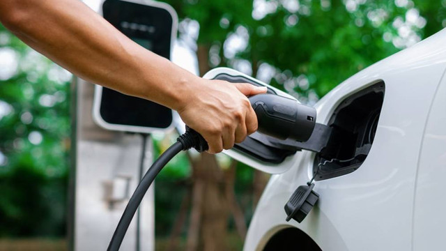 Numărul mașinilor electrice înregistrate în Republica Moldova a crescut semnificativ în ultimii ani
