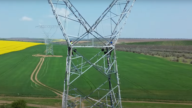 Șantierul de construcție a Liniei Vulcănești-Chișinău se extinde pe o distanță de circa 70% din lungimea totală (VIDEO) Șantierul de construcție a Liniei Vulcănești-Chișinău se extinde pe o distanță de circa 70% din lungimea totală (VIDEO)