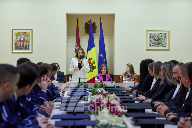 Noua generație de procuri și judecători a absolvit INJ. Maia Sandu: „Integrarea europeană nu o putem face dacă nu demonstrăm progrese semnificative în domeniul reformei justiției” (GALERIE FOTO)