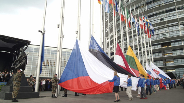 Se împlinesc 21 de ani de la cel mai mare val de extindere a UE. Cristina Gherasimov: Aceste zece state au demonstrat că UE reprezintă un viitor mai bun pentru cetățenii Republicii Moldova
 Se împlinesc 21 de ani de la cel mai mare val de extindere a UE. Cristina Gherasimov: Aceste zece state au demonstrat că UE reprezintă un viitor mai bun pentru cetățenii Republicii Moldova