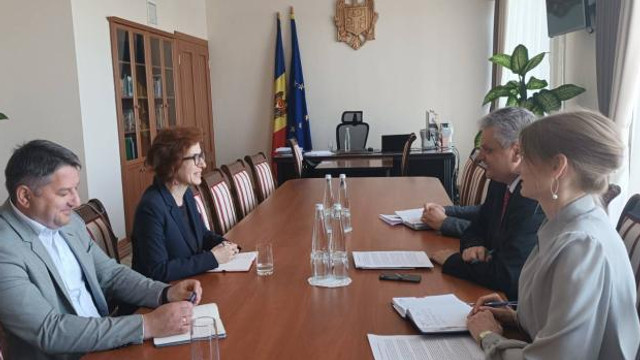 Proiectele de consolidare între cele două maluri ale Nistrului, discutate de Oleg Serebrian și reprezentanta PNUD în R. Moldova, Daniela Gasparikova Proiectele de consolidare între cele două maluri ale Nistrului, discutate de Oleg Serebrian și reprezentanta PNUD în R. Moldova, Daniela Gasparikova