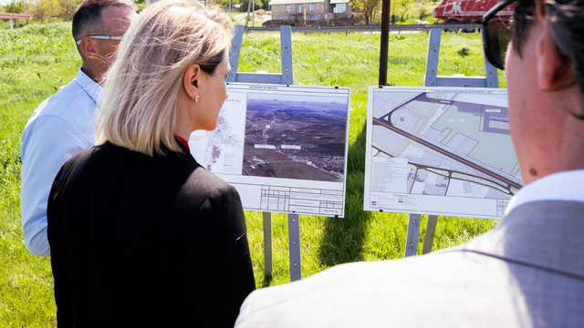 Guvernul investește 72 de milioane de lei într-un centru de producție pentru elemente prefabricate din beton armat Guvernul investește 72 de milioane de lei într-un centru de producție pentru elemente prefabricate din beton armat