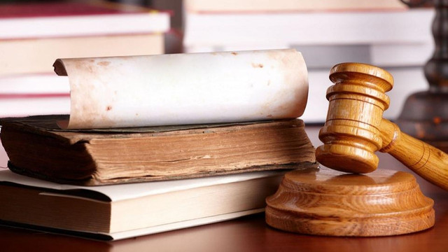 Doi procurori au fost amendați pentru amestec în înfăptuirea justiției
 Doi procurori au fost amendați pentru amestec în înfăptuirea justiției