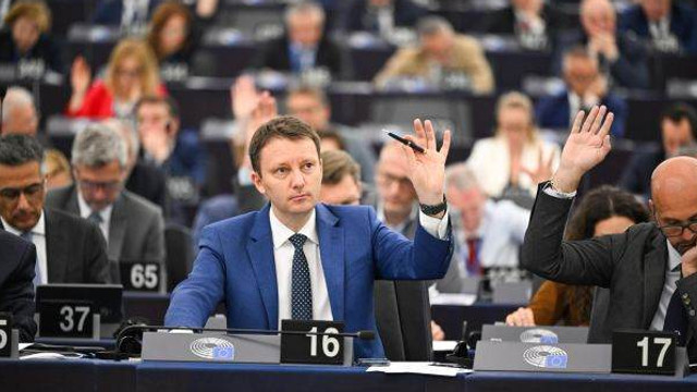 Parlamentul European a votat raportul privind bugetul multianual al UE. Siegfried Mureșan: „Sprijinirea Republicii Moldova este o prioritate în viitorul buget” Parlamentul European a votat raportul privind bugetul multianual al UE. Siegfried Mureșan: „Sprijinirea Republicii Moldova este o prioritate în viitorul buget”