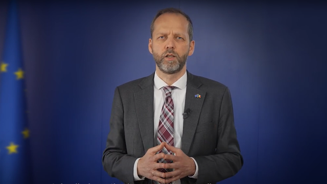 VIDEO | Ambasadorul UE la Chișinău, mesaj de Ziua Europei: „Să ne reafirmăm angajamentul față de valorile care ne unesc și ne fac puternici. Europa nu este doar un loc, Europa este o idee” VIDEO | Ambasadorul UE la Chișinău, mesaj de Ziua Europei: „Să ne reafirmăm angajamentul față de valorile care ne unesc și ne fac puternici. Europa nu este doar un loc, Europa este o idee”