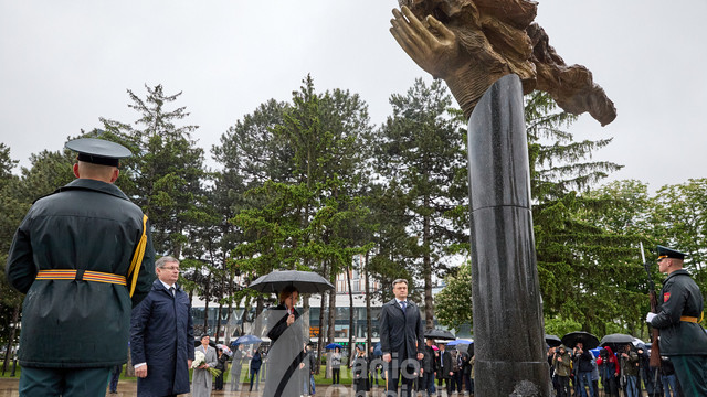 GALERIE FOTO | Autoritățile Republicii Moldova și mai mulți oficiali europeni au comemorat victimele celui de Al Doilea Război Mondial GALERIE FOTO | Autoritățile Republicii Moldova și mai mulți oficiali europeni au comemorat victimele celui de Al Doilea Război Mondial