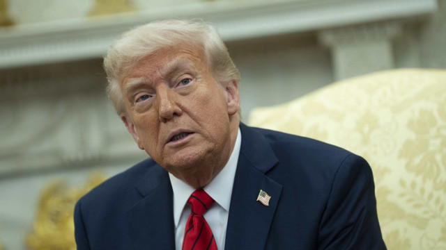 Zbor gratuit în străinătate și 1.000 de dolari pentru a se „auto-expulza”. Planul lui Trump pentru imigranții din SUA Zbor gratuit în străinătate și 1.000 de dolari pentru a se „auto-expulza”. Planul lui Trump pentru imigranții din SUA