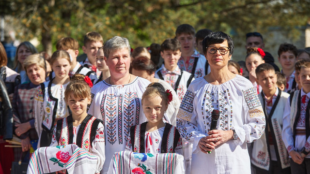 Ziua Europei sărbătorită la Orhei în prezența comisarei europene Marta Kos. „Orheiul a arătat că Europa este o comunitate de idealuri împărtășite” (FOTO) Ziua Europei sărbătorită la Orhei în prezența comisarei europene Marta Kos. „Orheiul a arătat că Europa este o comunitate de idealuri împărtășite” (FOTO)