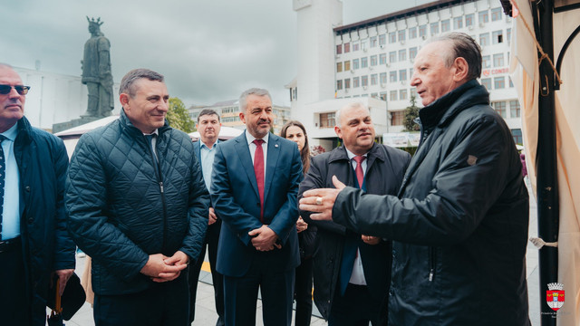 Orașul Vaslui din România găzduiește, în premieră, expoziția și forumul bilateral de afaceri „Moldova prezintă” Orașul Vaslui din România găzduiește, în premieră, expoziția și forumul bilateral de afaceri „Moldova prezintă”