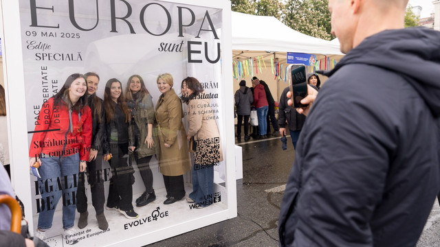 Peste o mie de persoane au celebrat Ziua Europei la standul UN Women Moldova, promovând egalitatea de gen prin inovație, artă și tehnologie
 Peste o mie de persoane au celebrat Ziua Europei la standul UN Women Moldova, promovând egalitatea de gen prin inovație, artă și tehnologie