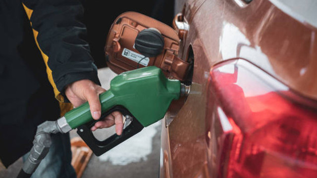Carburanții auto vor fi mai ieftini mâine, 13 mai. Prețurile anunțate de ANRE
