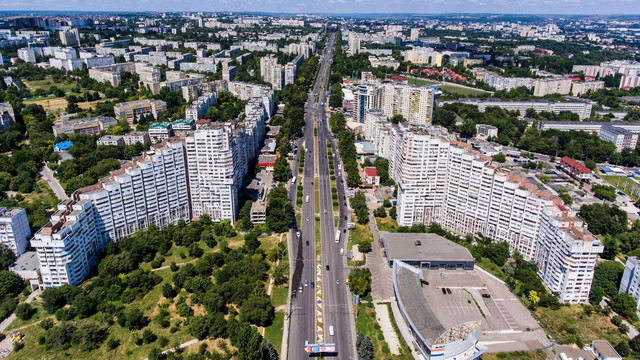 Peste 500 de dosare au fost depuse pentru renovarea curților de bloc din Chișinău prin programul guvernamental „Curtea Europeană”. Vladimir Bolea: „Aceste proiecte sunt susținute de oameni și reflectă cu adevărat nevoile lor”