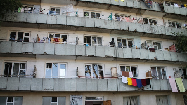 Peste 37 de milioane de euro pentru renovarea căminelor studențești și dotarea instituțiilor de cercetare Peste 37 de milioane de euro pentru renovarea căminelor studențești și dotarea instituțiilor de cercetare