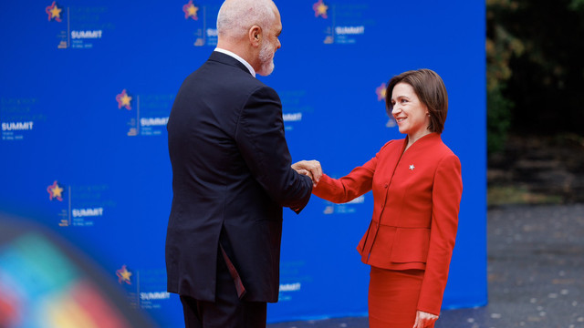 Maia Sandu, la summitul CPE din Albania: „Împreună lucrăm pentru a sprijini reziliența economică a R. Moldova și a face următorii pași pe calea către aderarea la UE” (FOTO) Maia Sandu, la summitul CPE din Albania: „Împreună lucrăm pentru a sprijini reziliența economică a R. Moldova și a face următorii pași pe calea către aderarea la UE” (FOTO)