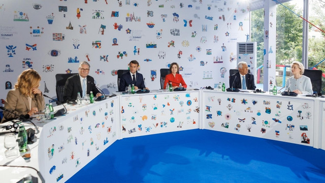 Liderii europeni au semnat o Declarație comună după întâlnirea cu Maia Sandu la summitul CPE. „Reafirmăm sprijinul nostru ferm și unit pentru R. Moldova și pentru viitorul său european” Liderii europeni au semnat o Declarație comună după întâlnirea cu Maia Sandu la summitul CPE. „Reafirmăm sprijinul nostru ferm și unit pentru R. Moldova și pentru viitorul său european”