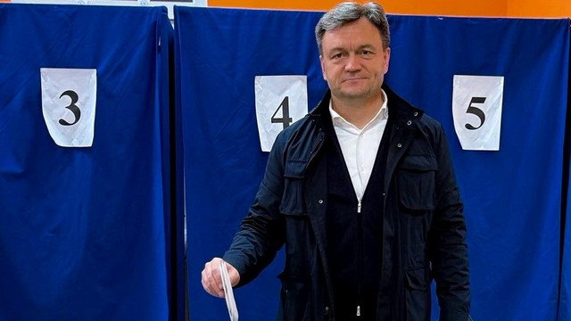 Prim-ministrul Dorin Recean: „Am votat pentru un viitor european comun al Republicii Moldova și României” Prim-ministrul Dorin Recean: „Am votat pentru un viitor european comun al Republicii Moldova și României”